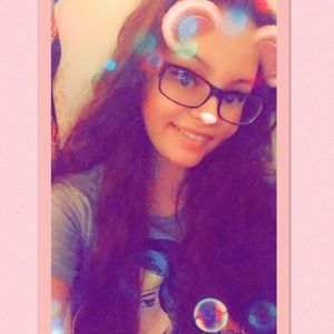 Meet your Posher, Kayana